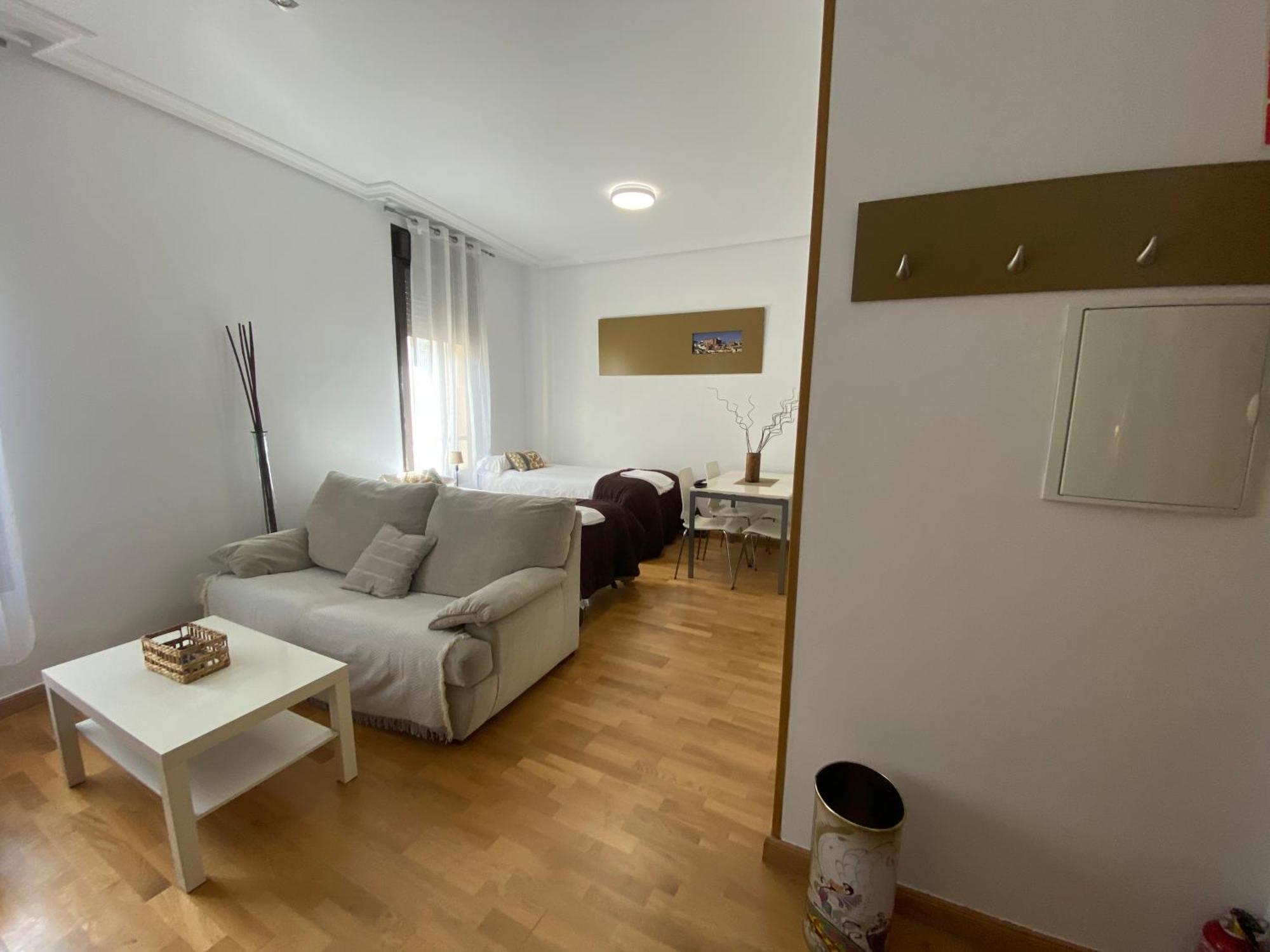 Apartamentos Caceres Apartment